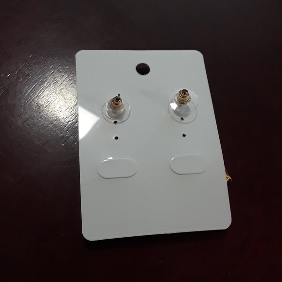 Earring - Picture 2 of 5